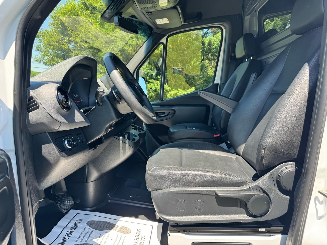 Mercedes-Benz Sprinter Cargo Van 2500 High Roof I4 Gas 170" RWD 2021