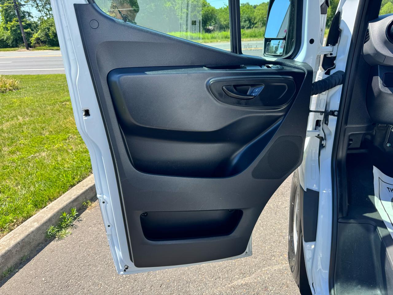 Mercedes-Benz Sprinter Cargo Van 2500 High Roof I4 Gas 170" RWD 2021