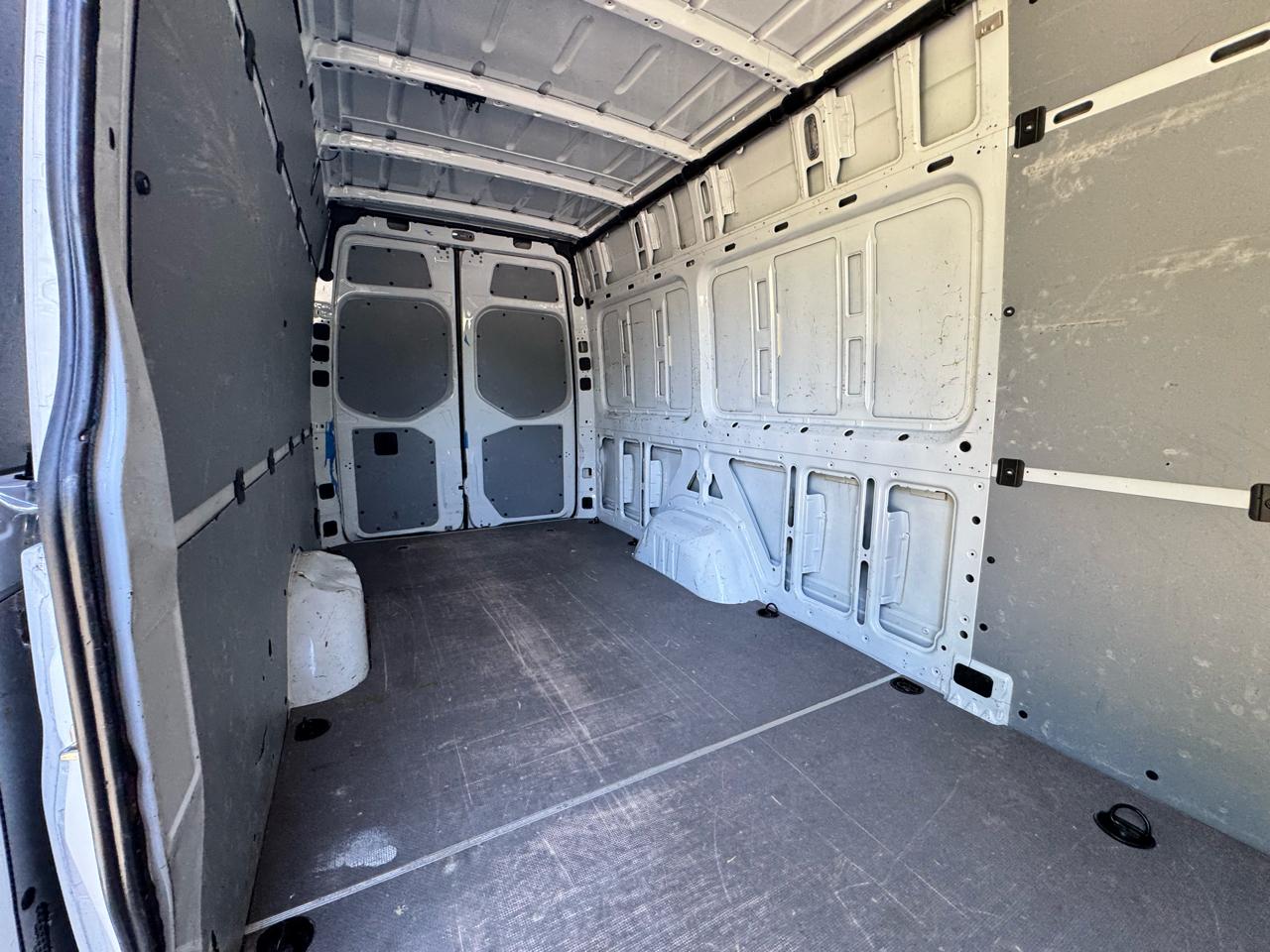 Mercedes-Benz Sprinter Cargo Van 2500 High Roof I4 Gas 170" RWD 2021