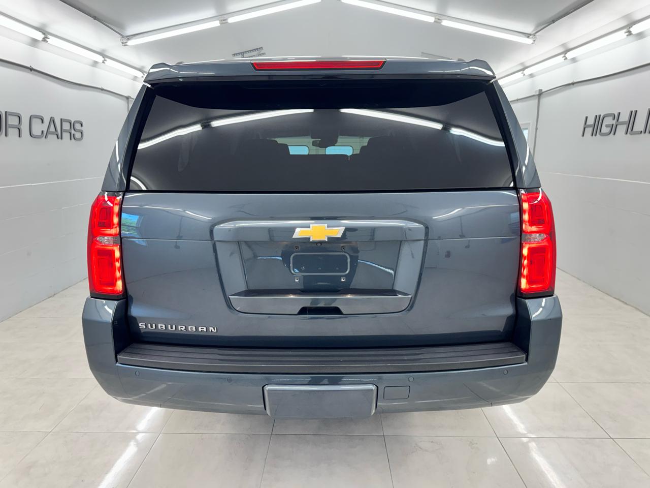 Chevrolet Suburban 4WD 4dr LT 2020
