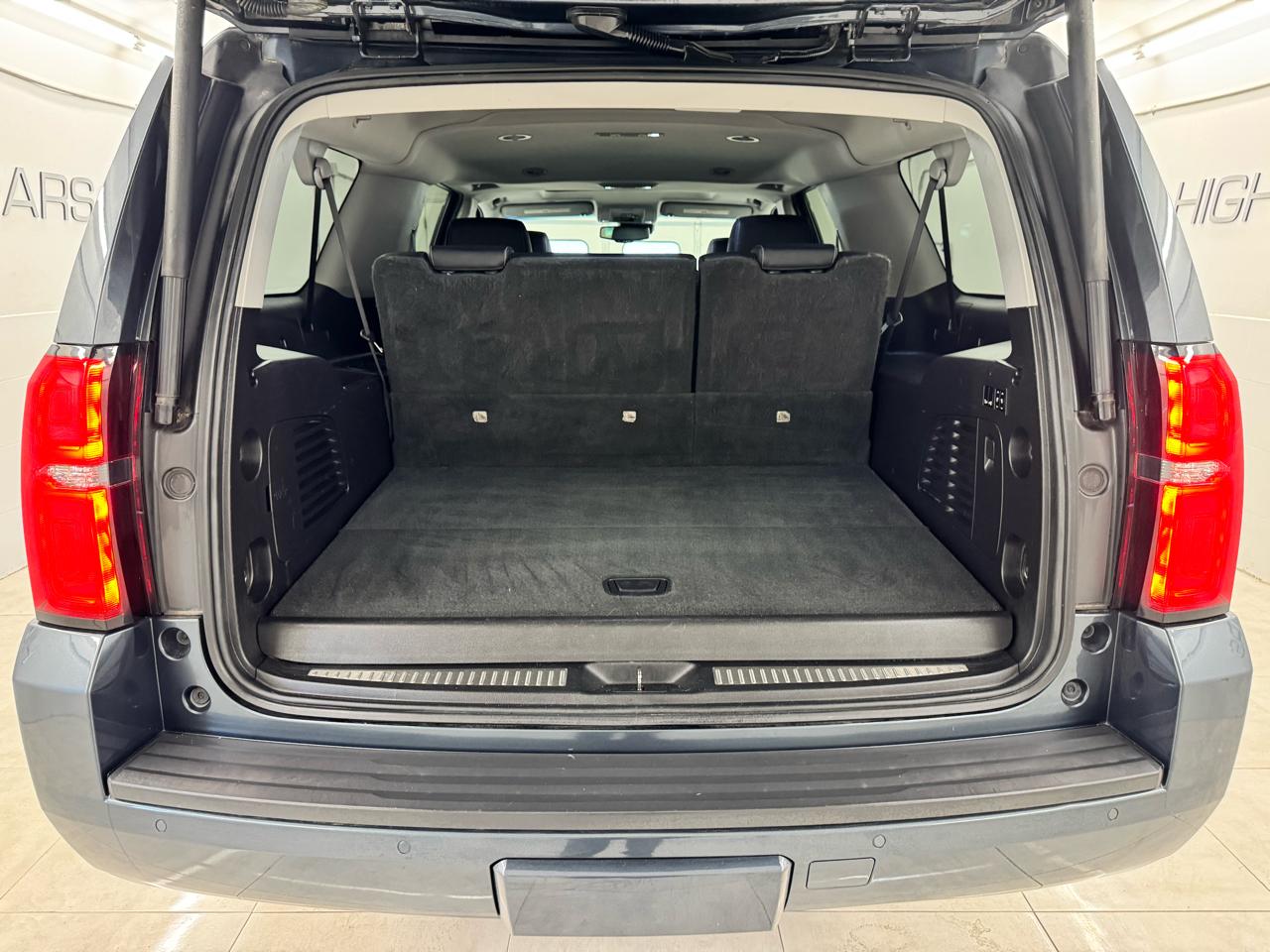 Chevrolet Suburban 4WD 4dr LT 2020