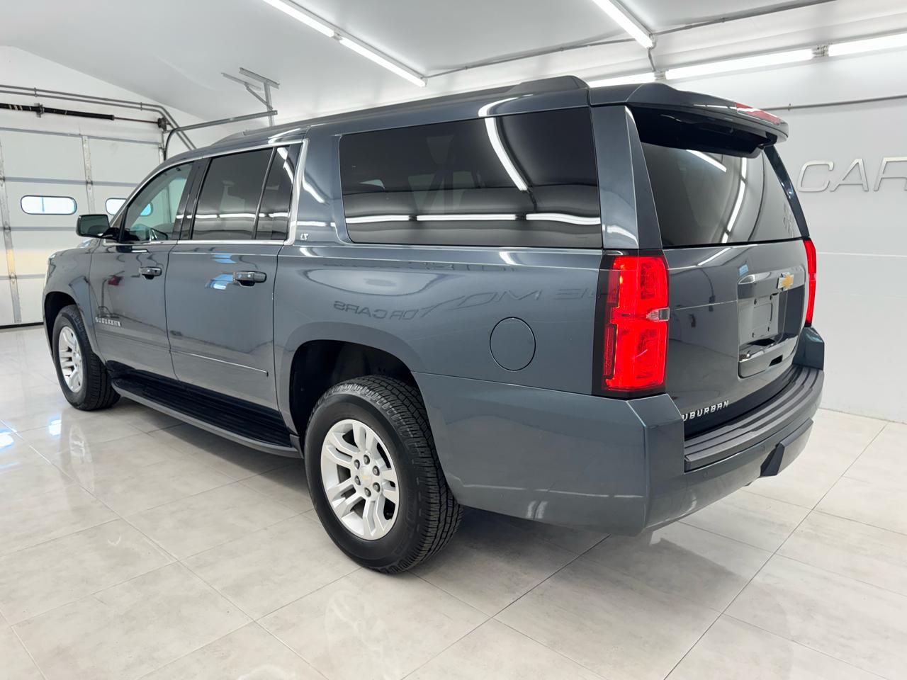 Chevrolet Suburban 4WD 4dr LT 2020