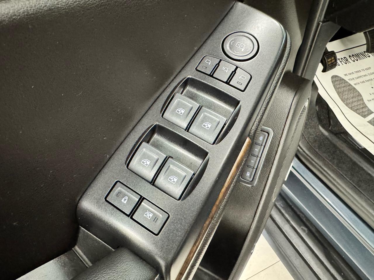 Chevrolet Suburban 4WD 4dr LT 2020