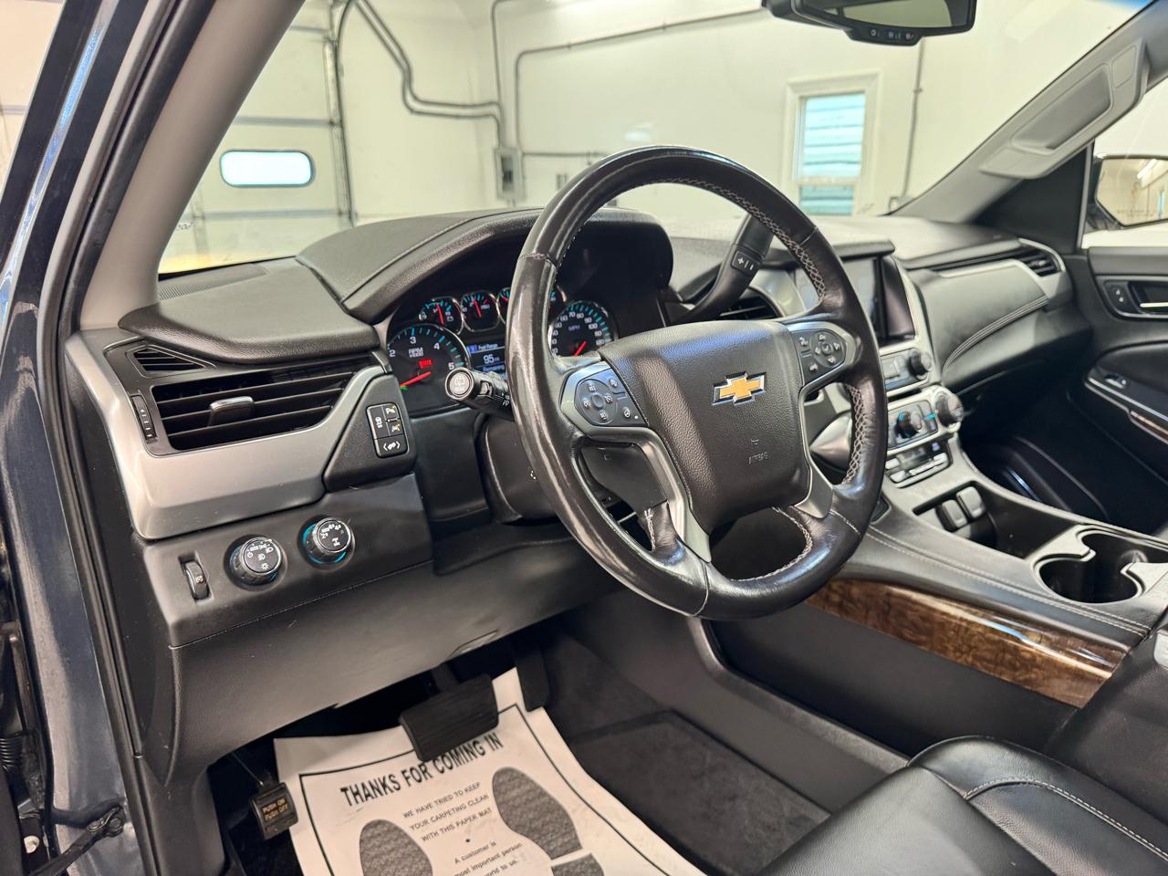 Chevrolet Suburban 4WD 4dr LT 2020
