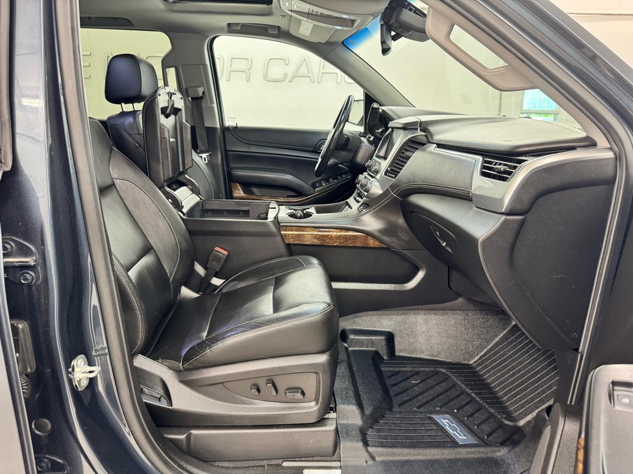 Chevrolet Suburban 4WD 4dr LT 2020