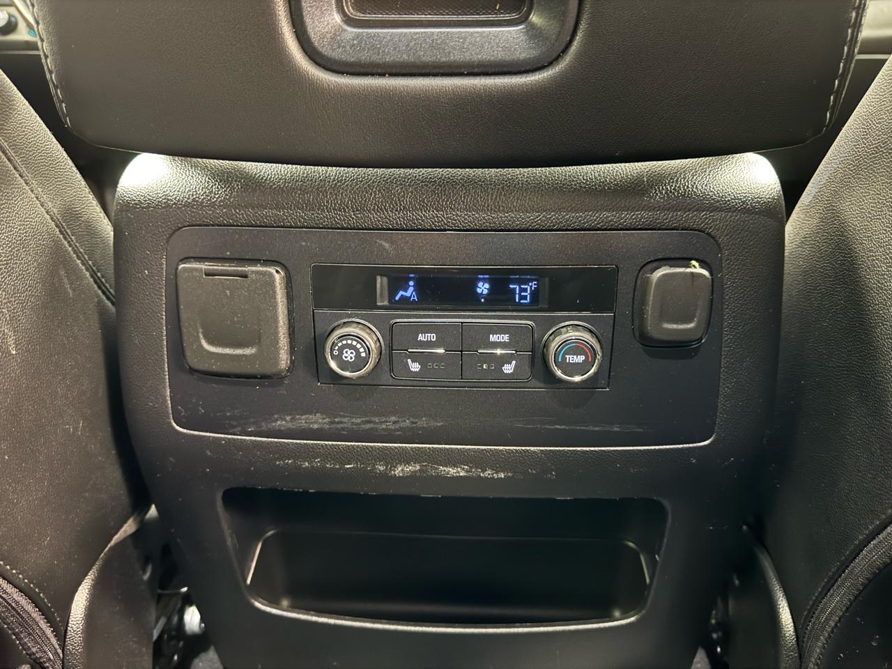 Chevrolet Suburban 4WD 4dr LT 2020