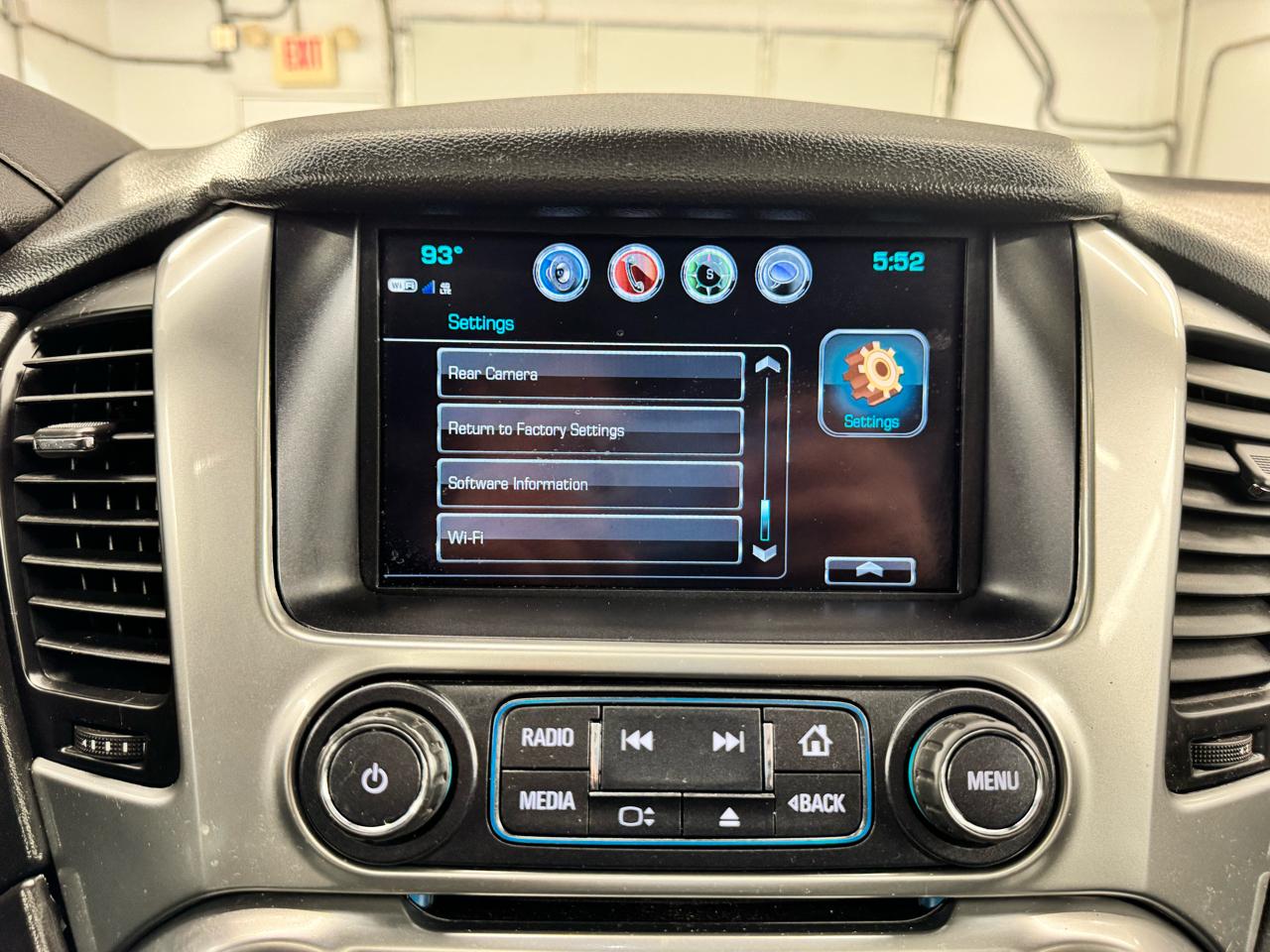 Chevrolet Suburban 4WD 4dr LT 2020