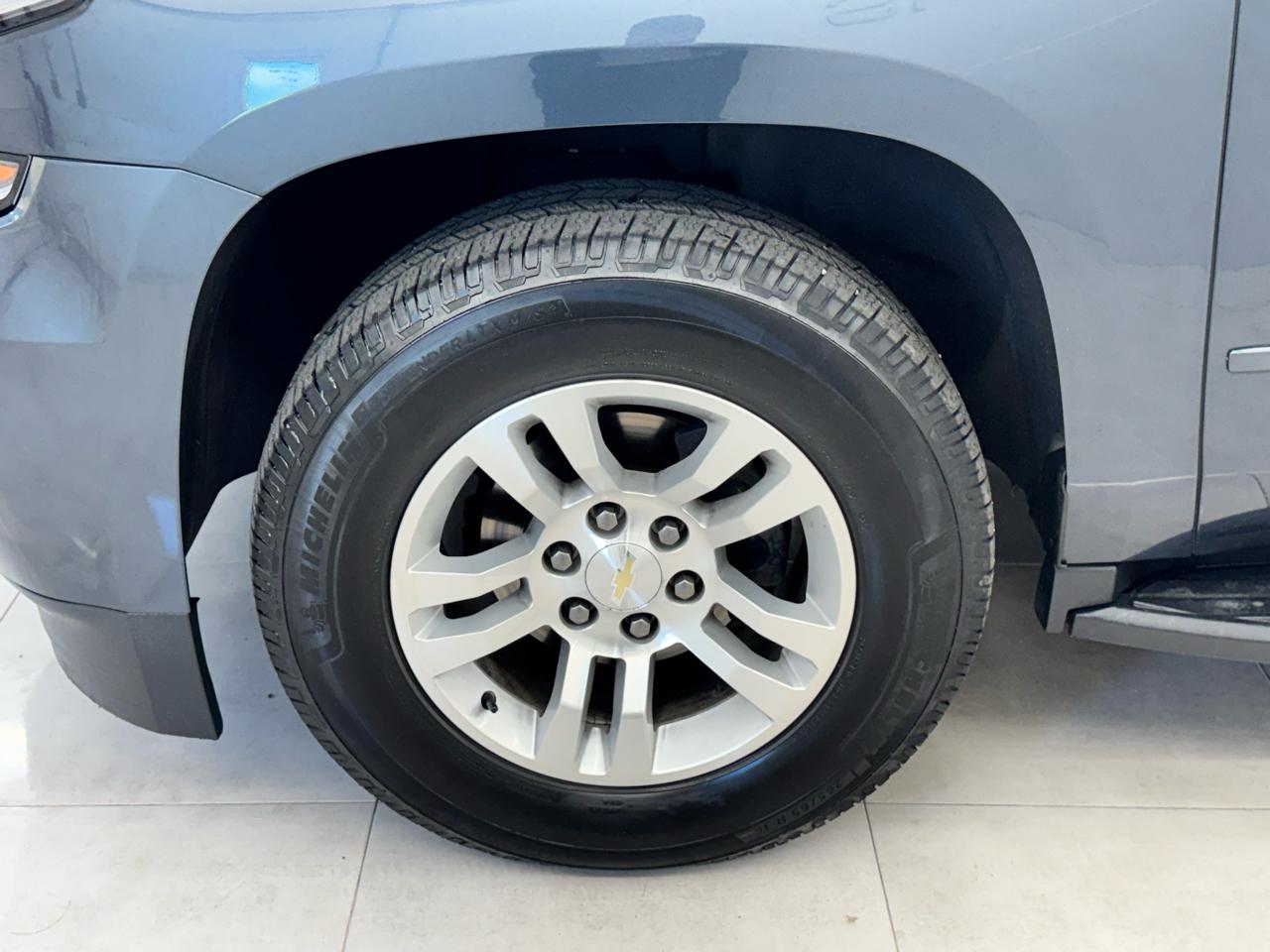 Chevrolet Suburban 4WD 4dr LT 2020