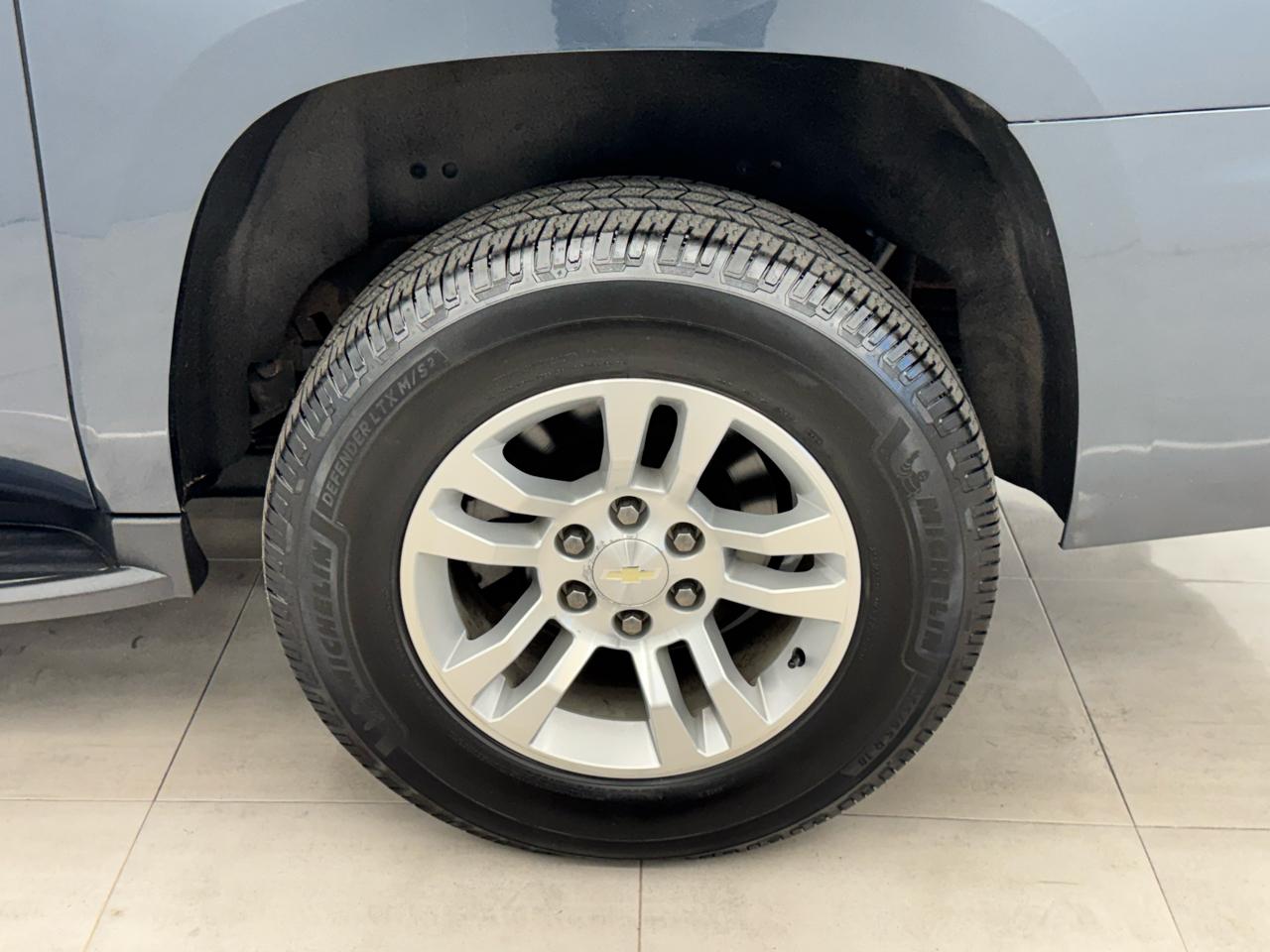 Chevrolet Suburban 4WD 4dr LT 2020