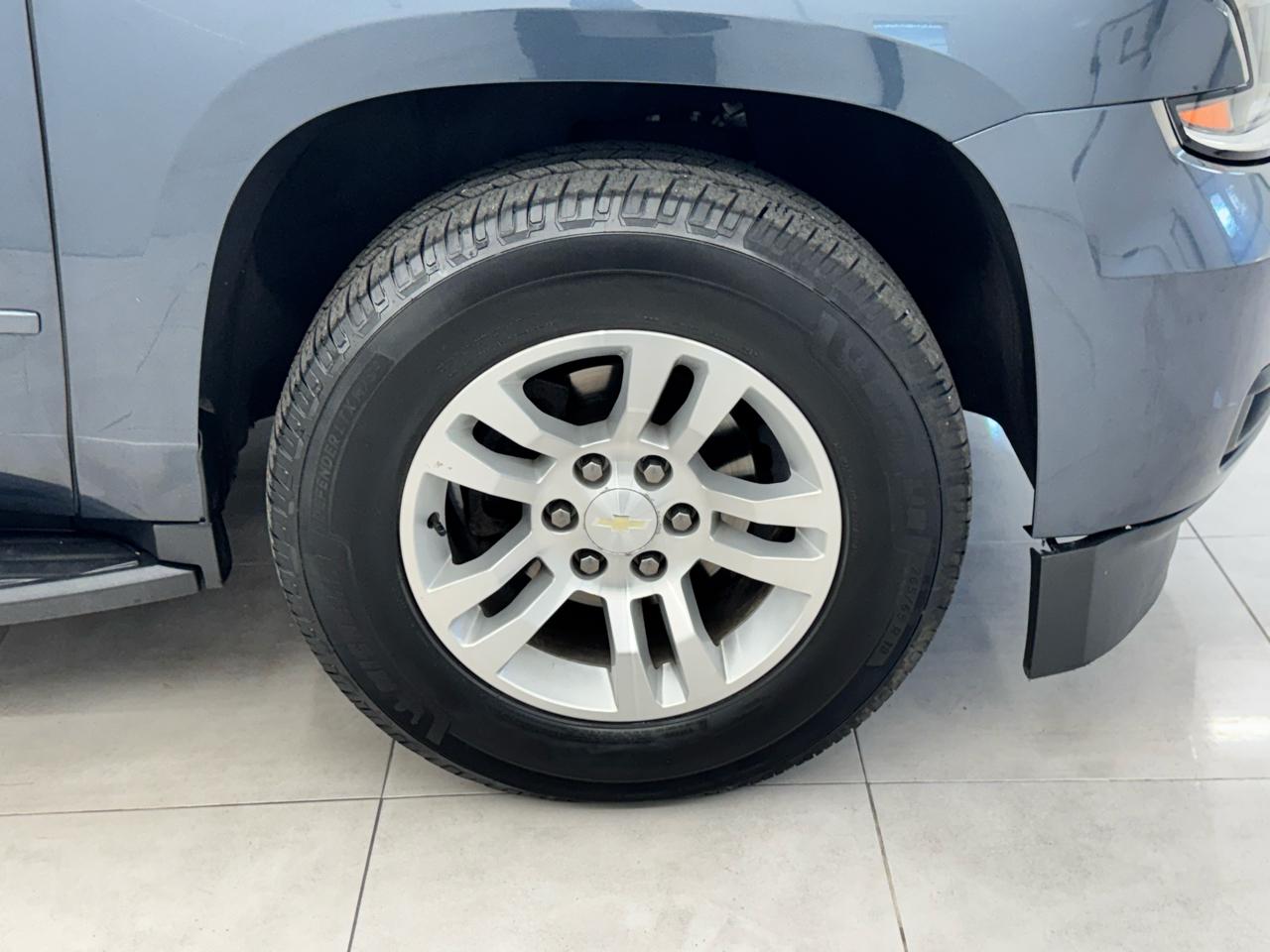 Chevrolet Suburban 4WD 4dr LT 2020
