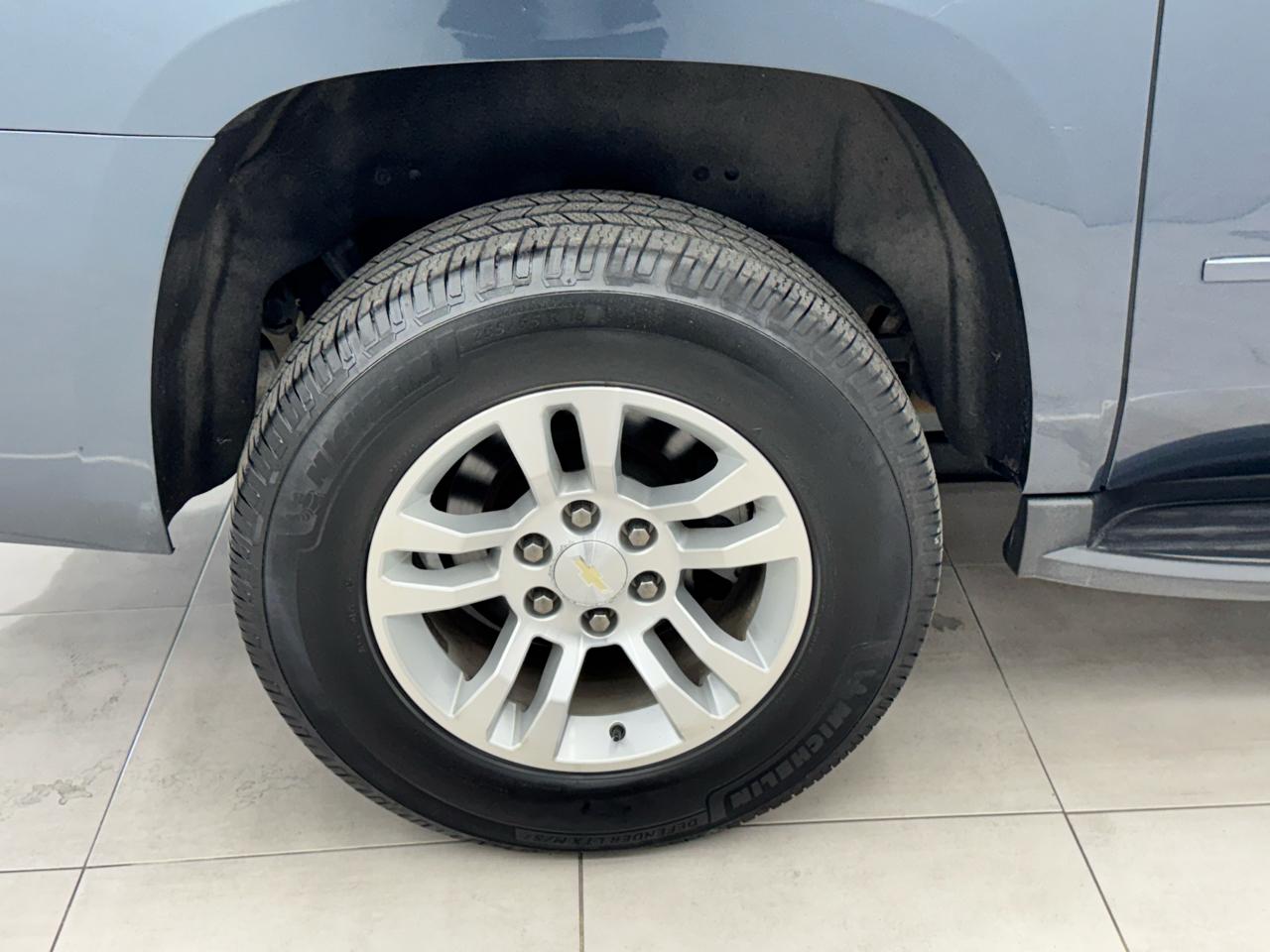 Chevrolet Suburban 4WD 4dr LT 2020