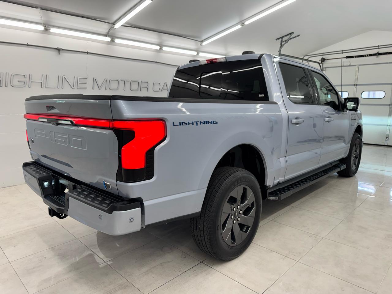 Ford F-150 Lightning LARIAT 4WD SuperCrew 5.5' Box 2022