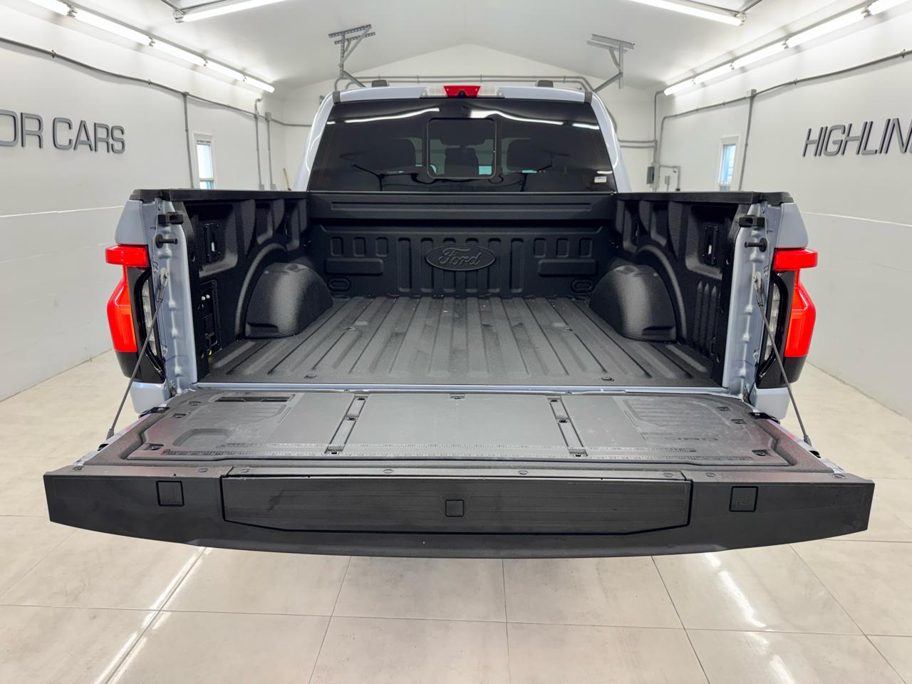 Ford F-150 Lightning LARIAT 4WD SuperCrew 5.5' Box 2022