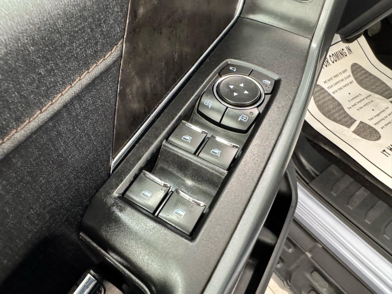 Ford F-150 Lightning LARIAT 4WD SuperCrew 5.5' Box 2022