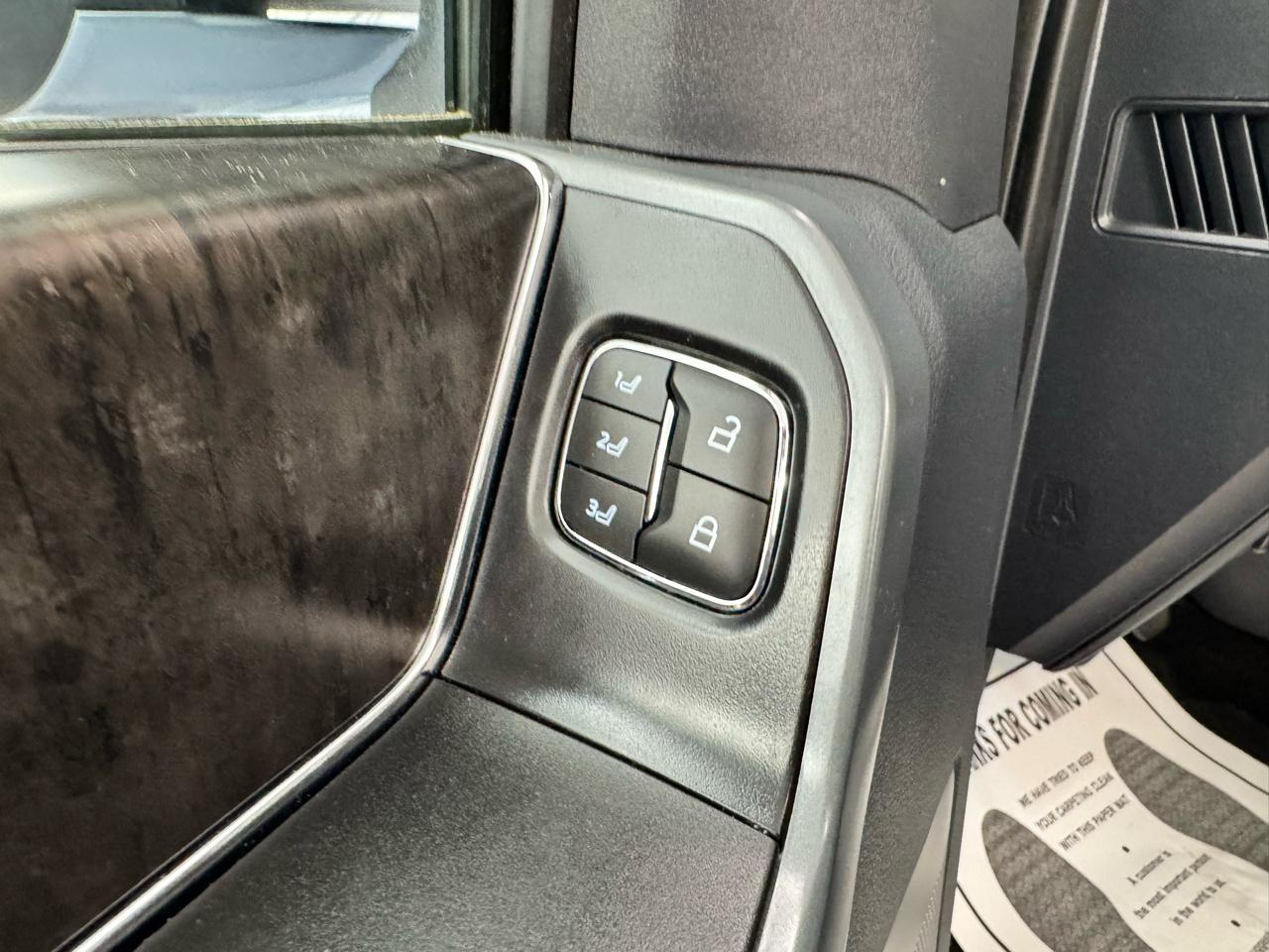 Ford F-150 Lightning LARIAT 4WD SuperCrew 5.5' Box 2022