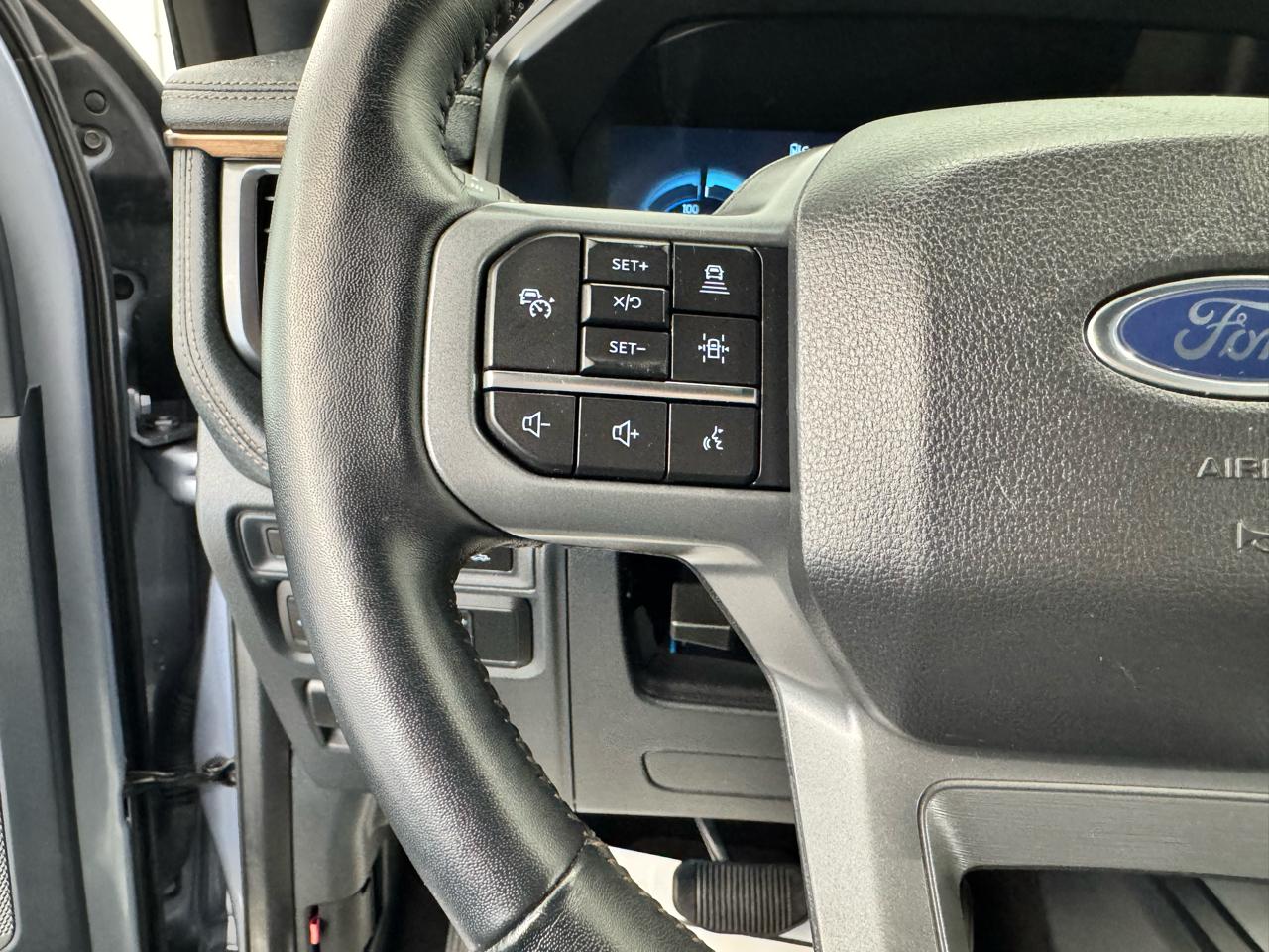 Ford F-150 Lightning LARIAT 4WD SuperCrew 5.5' Box 2022