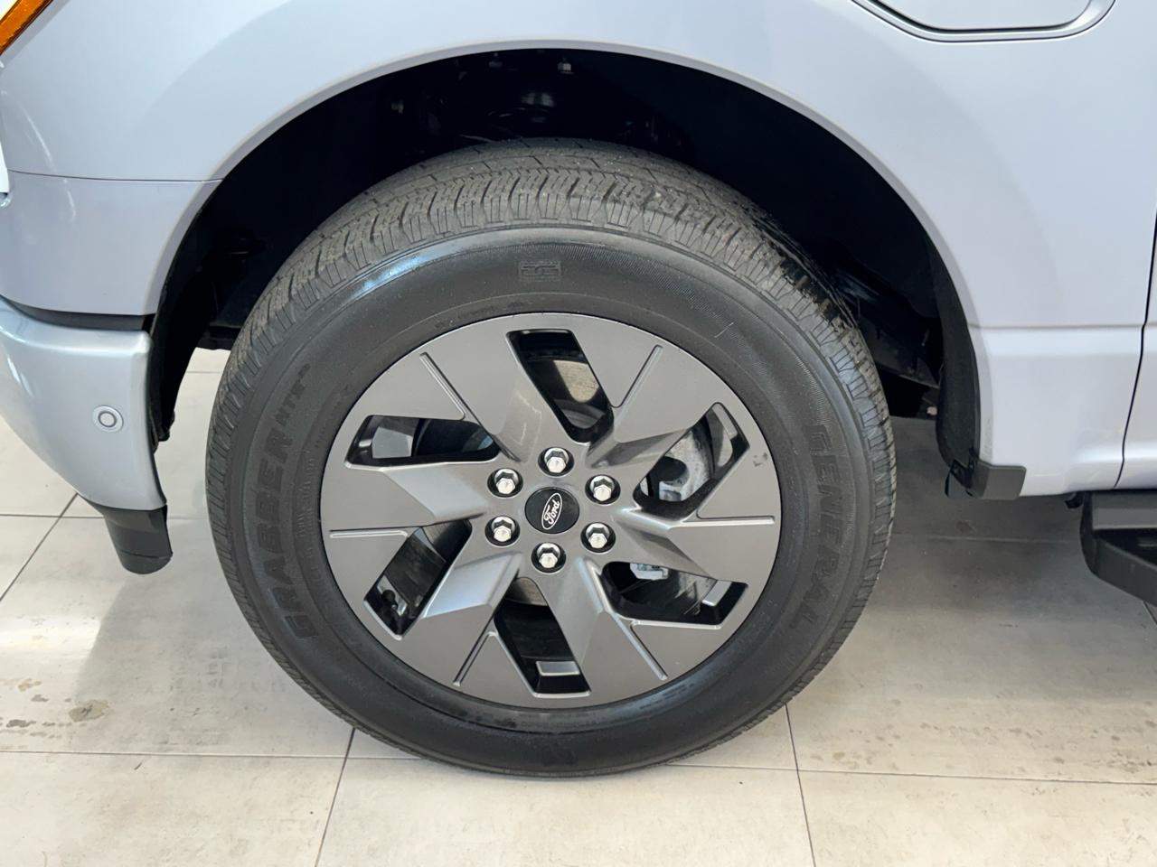 Ford F-150 Lightning LARIAT 4WD SuperCrew 5.5' Box 2022