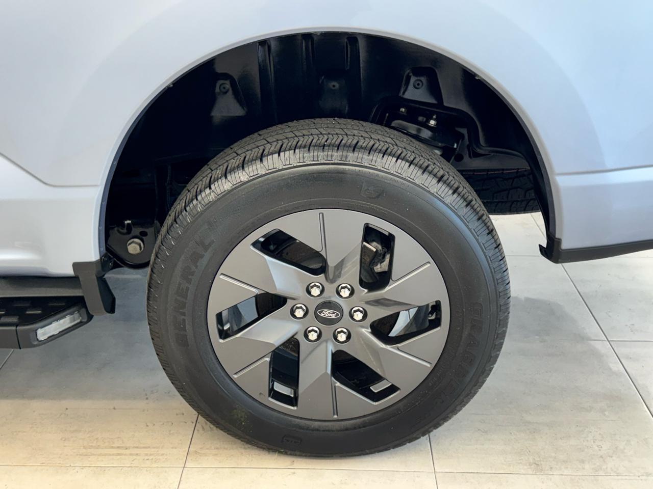 Ford F-150 Lightning LARIAT 4WD SuperCrew 5.5' Box 2022