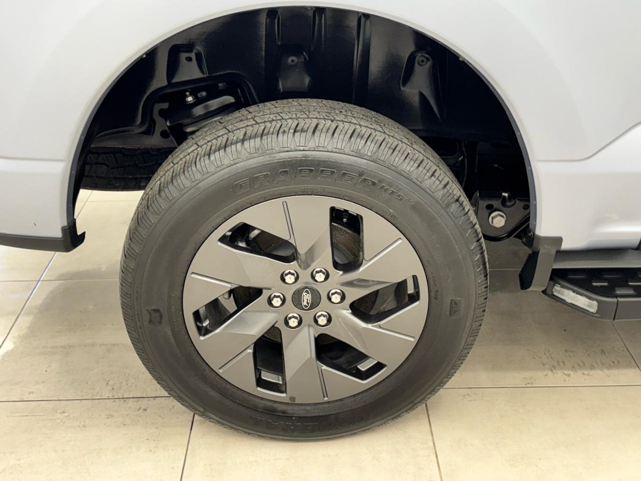 Ford F-150 Lightning LARIAT 4WD SuperCrew 5.5' Box 2022