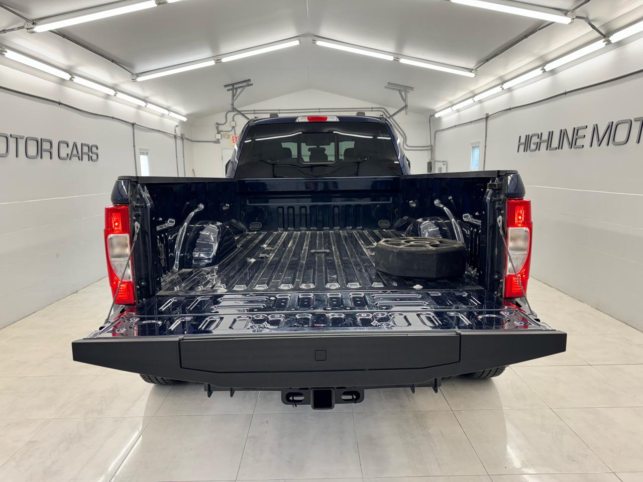 Ford Super Duty F-350 DRW King Ranch 4WD Crew Cab 8' Box 2022