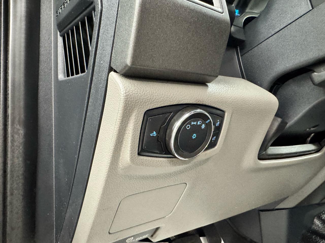 Ford Super Duty F-350 DRW King Ranch 4WD Crew Cab 8' Box 2022