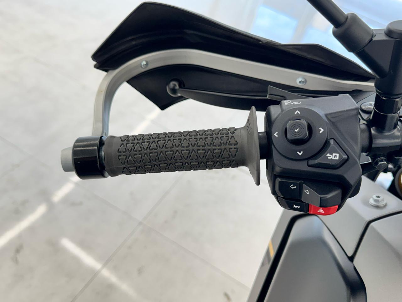 Yamaha Super Tenere base 2025