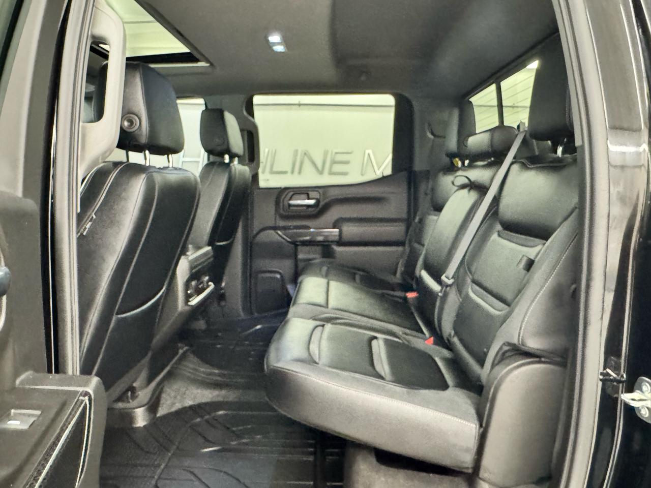 Chevrolet Silverado 1500 4WD Crew Cab 147" RST 2021