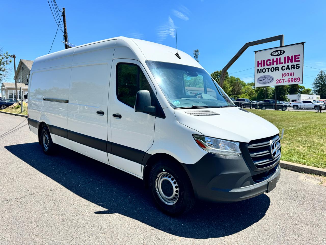 Mercedes-Benz Sprinter Cargo Van 2500 High Roof V6 170" RWD 2022