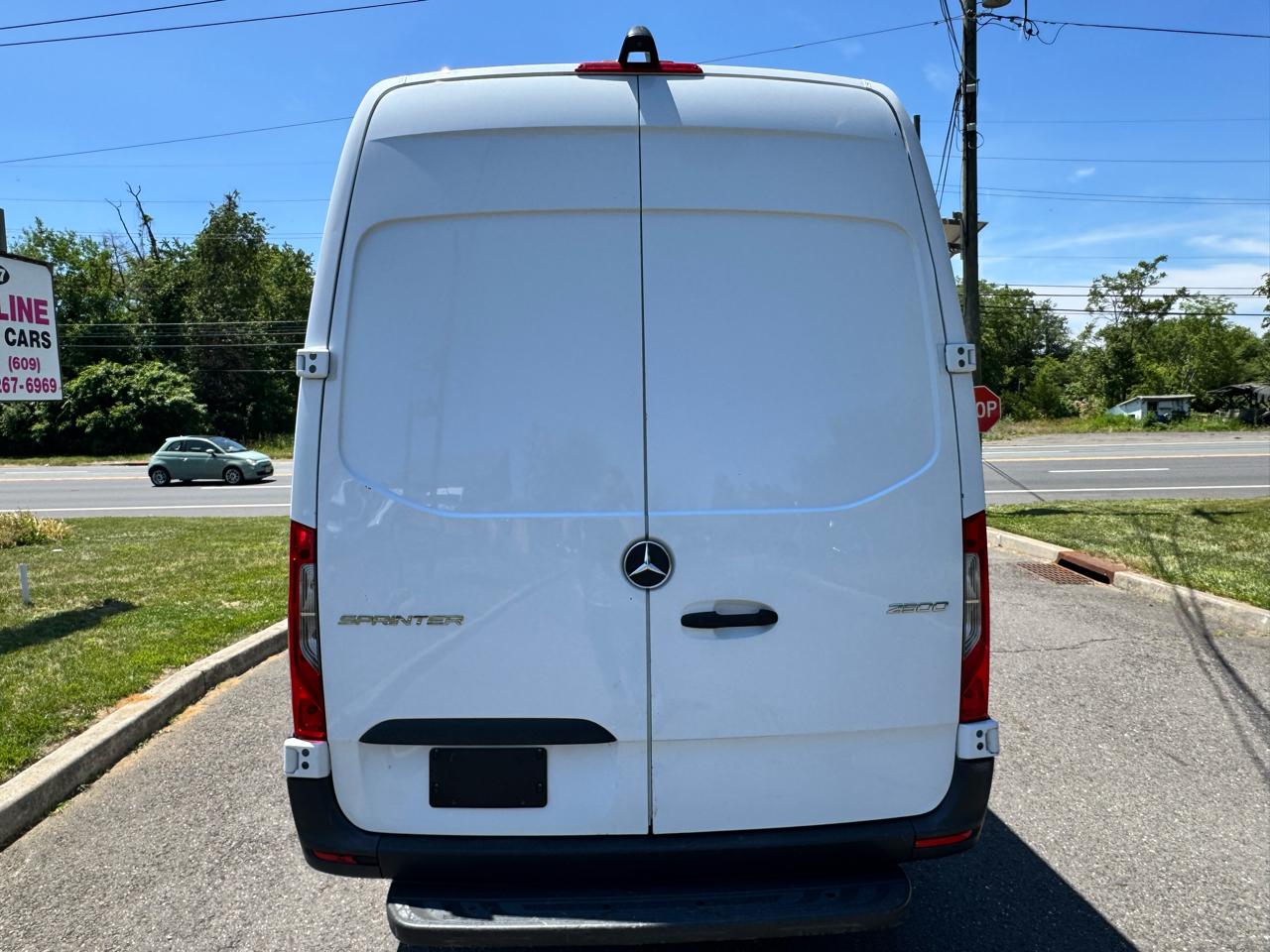 Mercedes-Benz Sprinter Cargo Van 2500 High Roof V6 170" RWD 2022