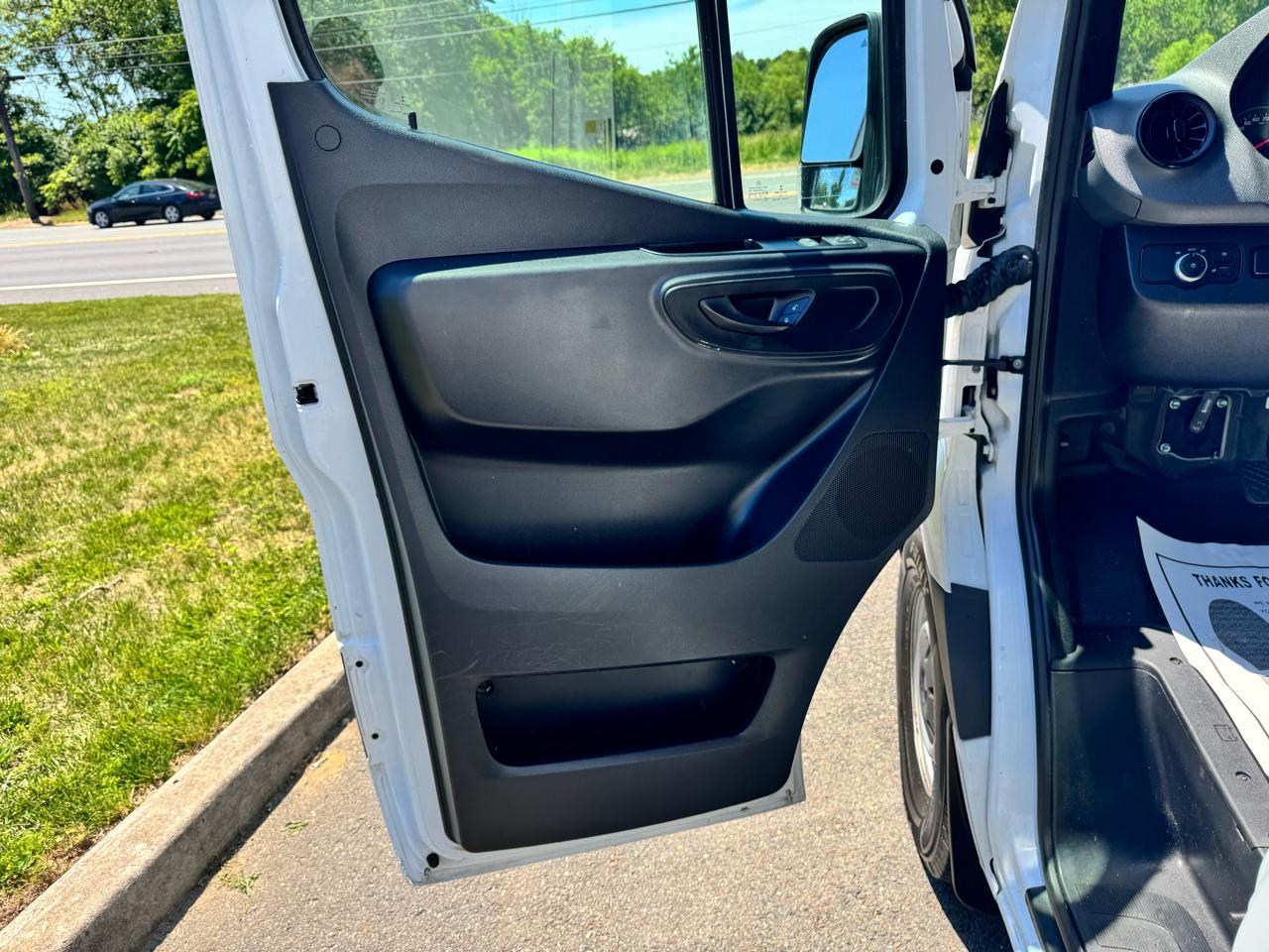 Mercedes-Benz Sprinter Cargo Van 2500 High Roof V6 170" RWD 2022