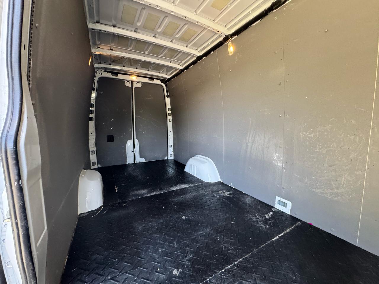 Mercedes-Benz Sprinter Cargo Van 2500 High Roof V6 170" RWD 2022