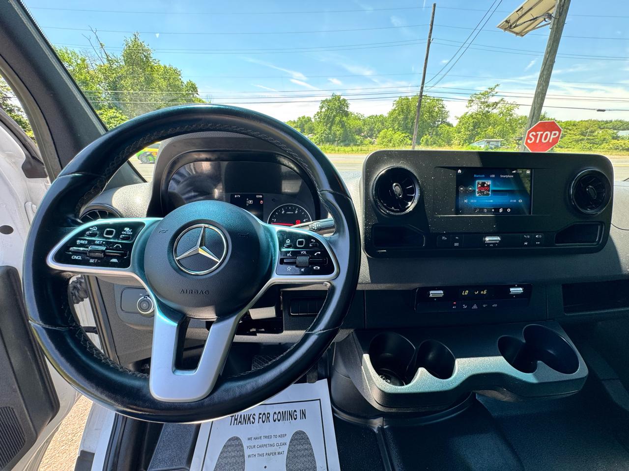 Mercedes-Benz Sprinter Cargo Van 2500 High Roof V6 170" RWD 2022