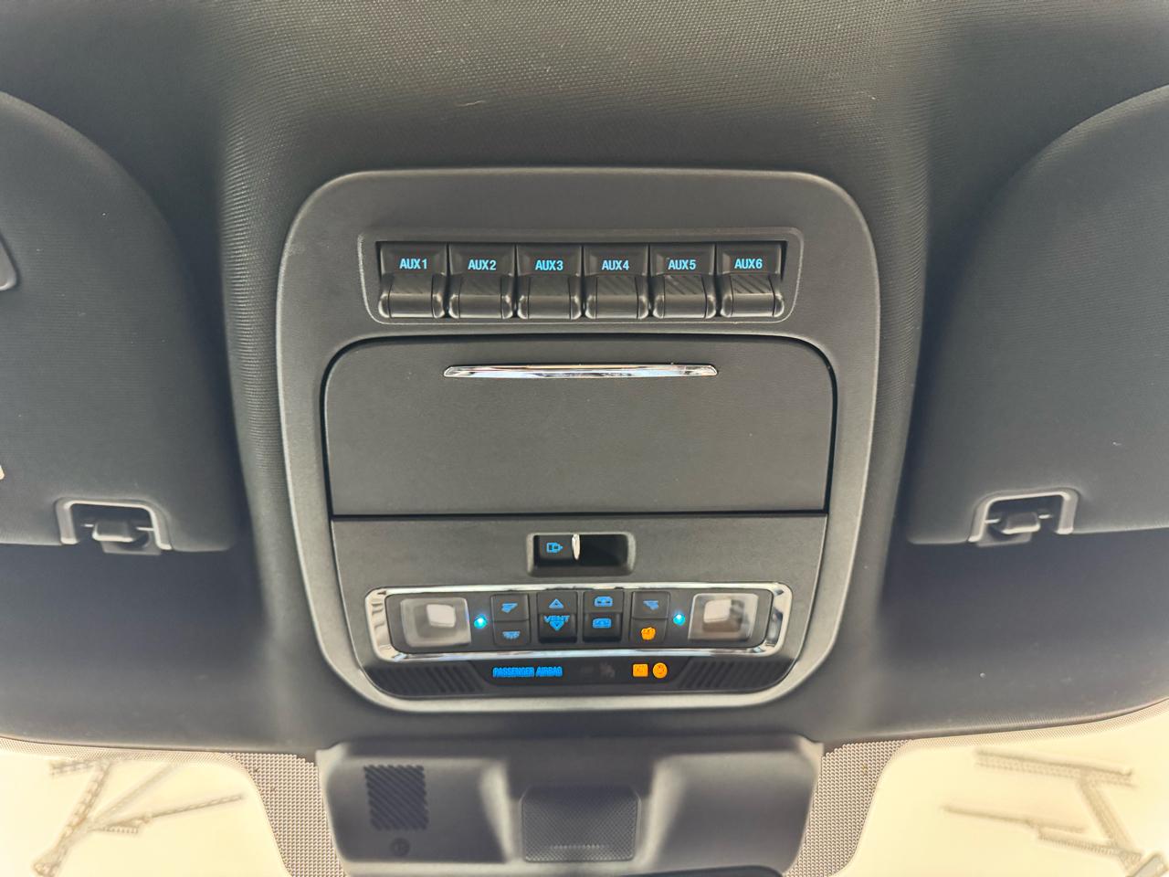 Ford Super Duty F-350 SRW King Ranch 4WD Crew Cab 8' Box 2023