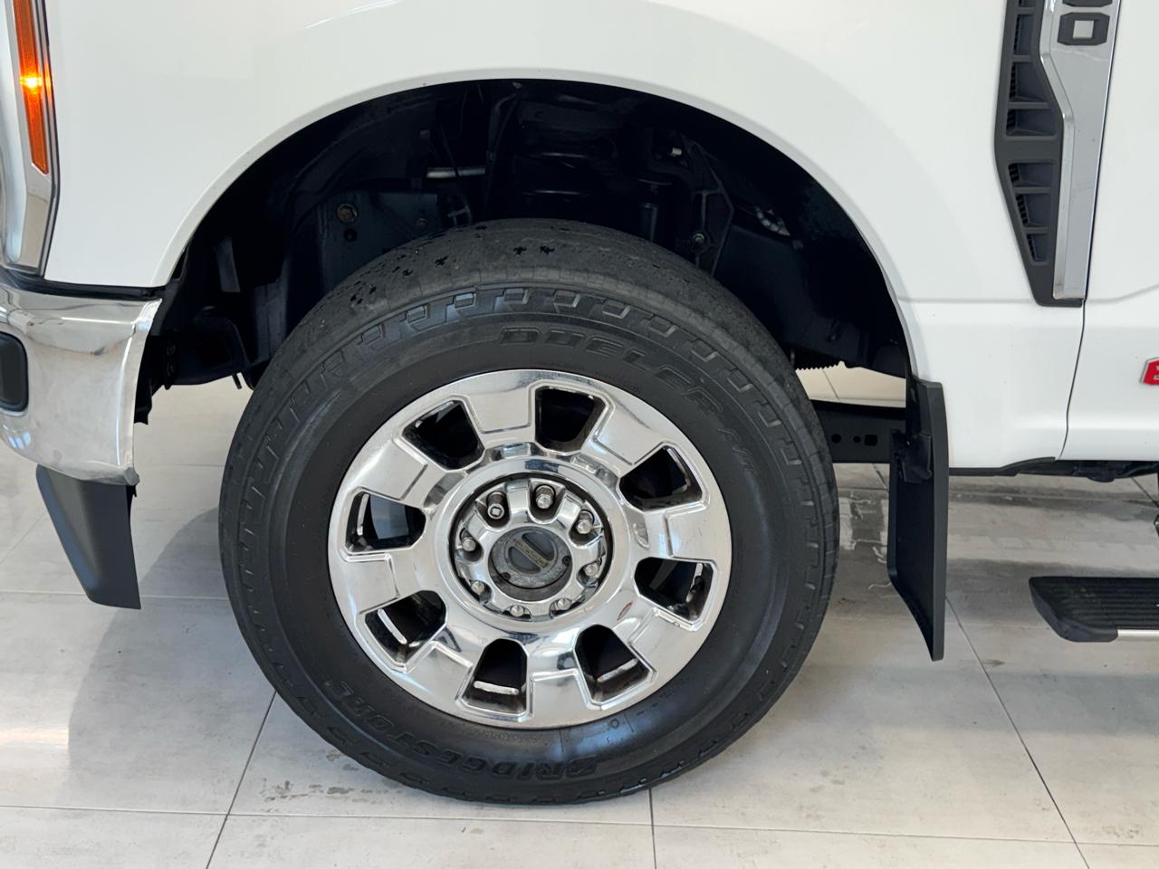 Ford Super Duty F-350 SRW King Ranch 4WD Crew Cab 8' Box 2023