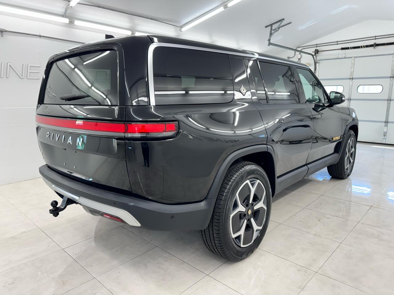 Rivian R1S Adventure Quad-Motor Large Pack 2023