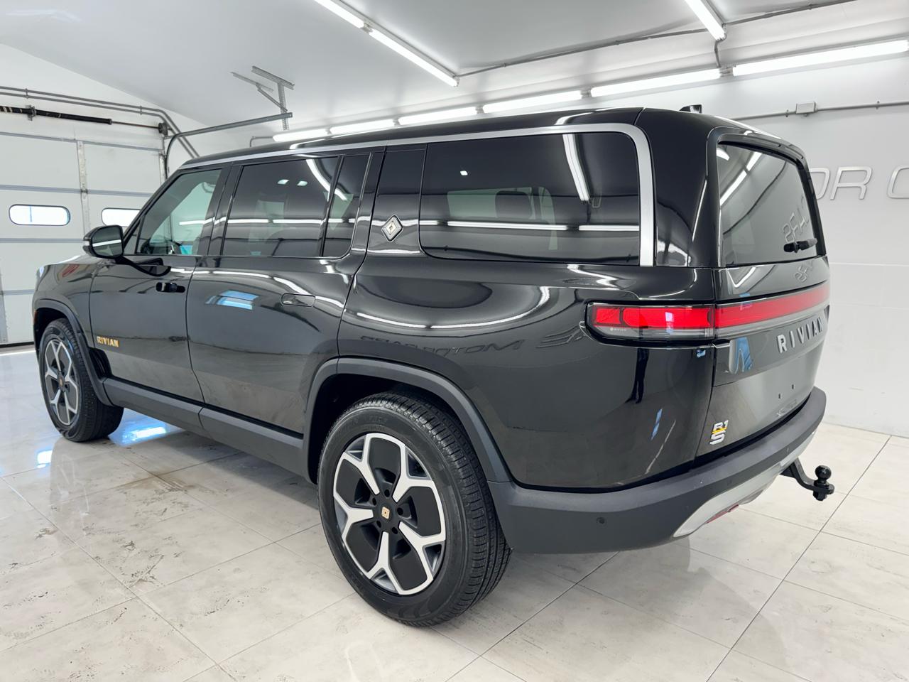 Rivian R1S Adventure Quad-Motor Large Pack 2023