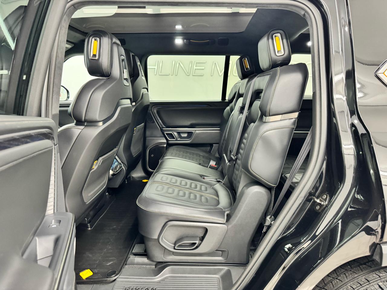 Rivian R1S Adventure Quad-Motor Large Pack 2023