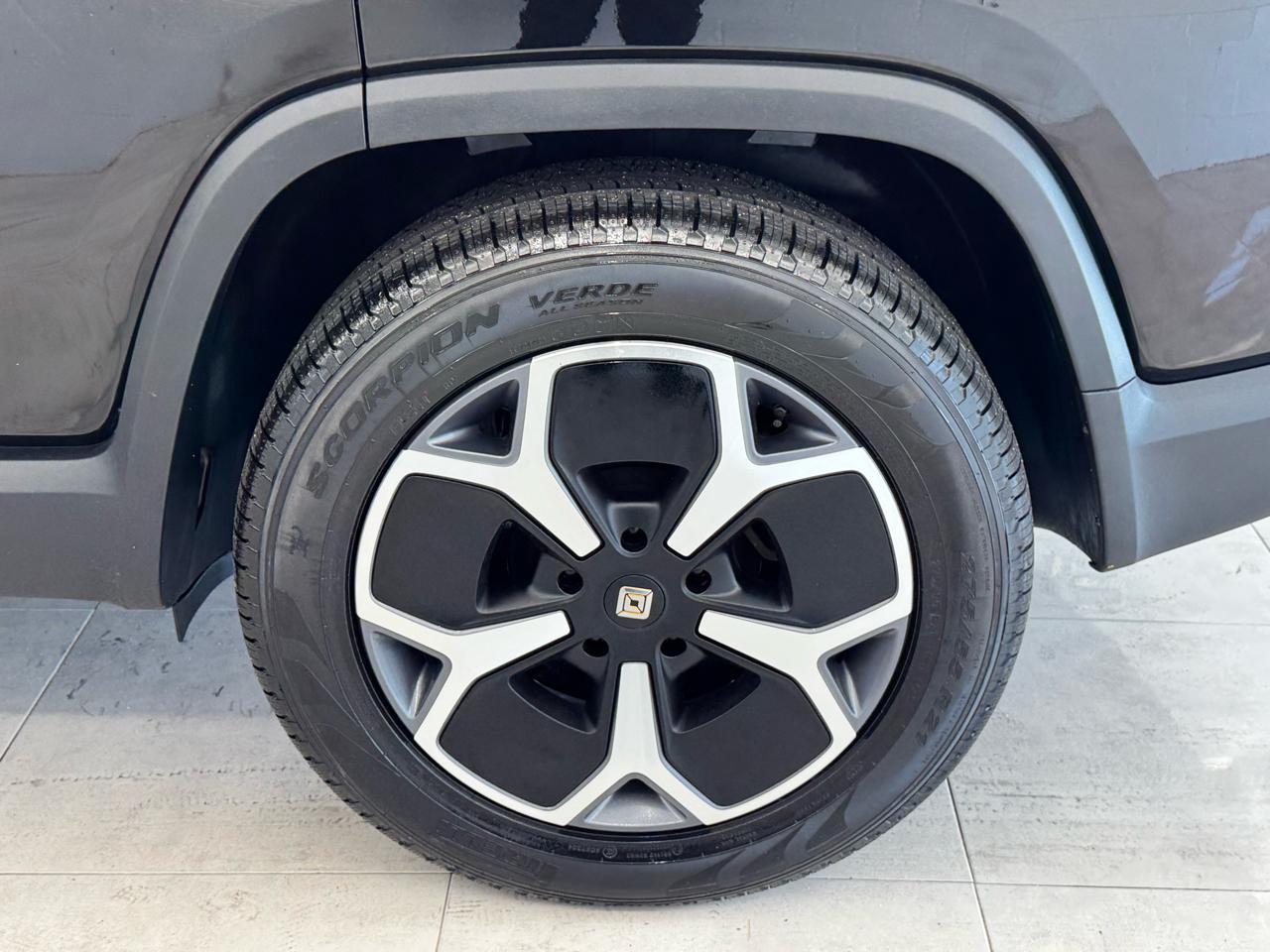 Rivian R1S Adventure Quad-Motor Large Pack 2023