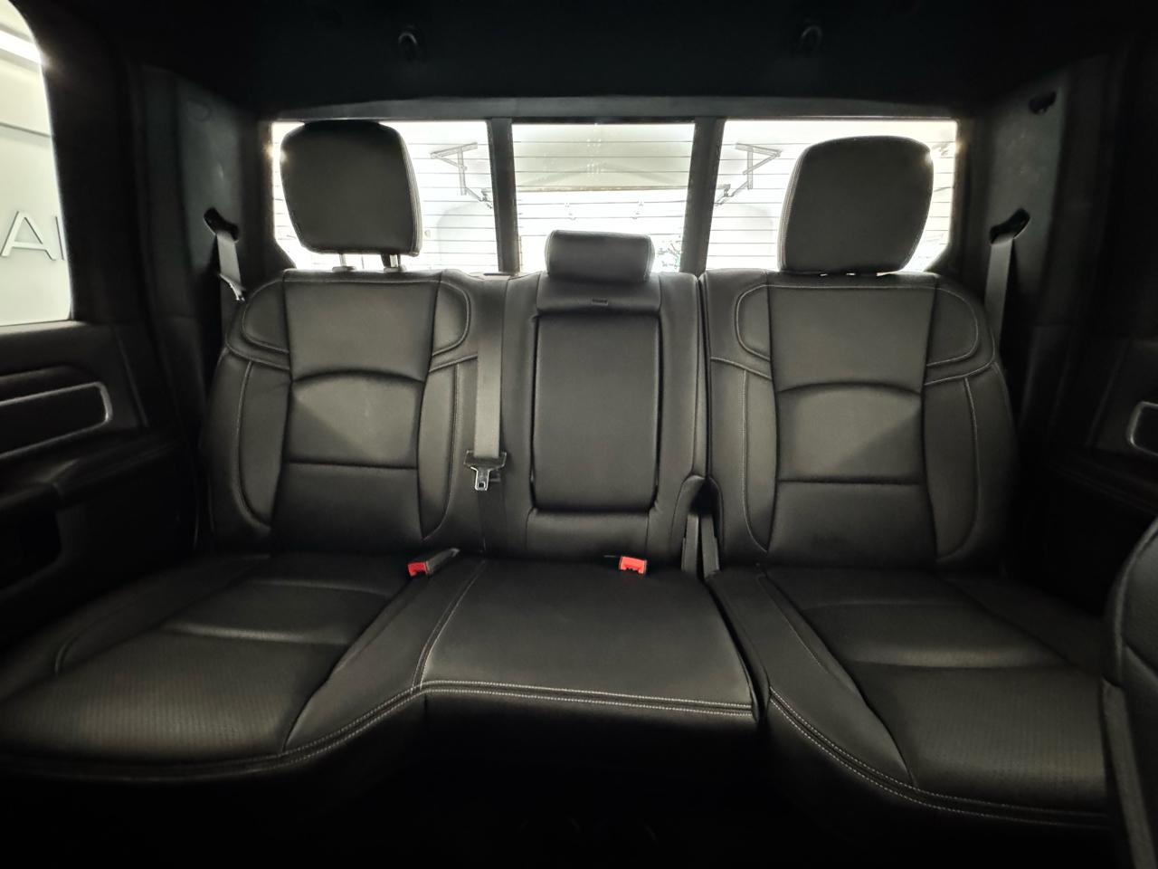 RAM 3500 Big Horn 4x4 Crew Cab 8' Box 2024