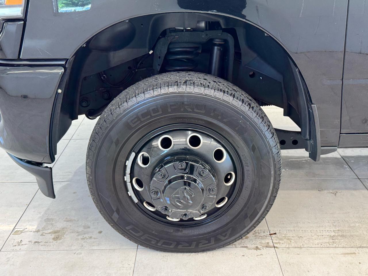 RAM 3500 Big Horn 4x4 Crew Cab 8' Box 2024