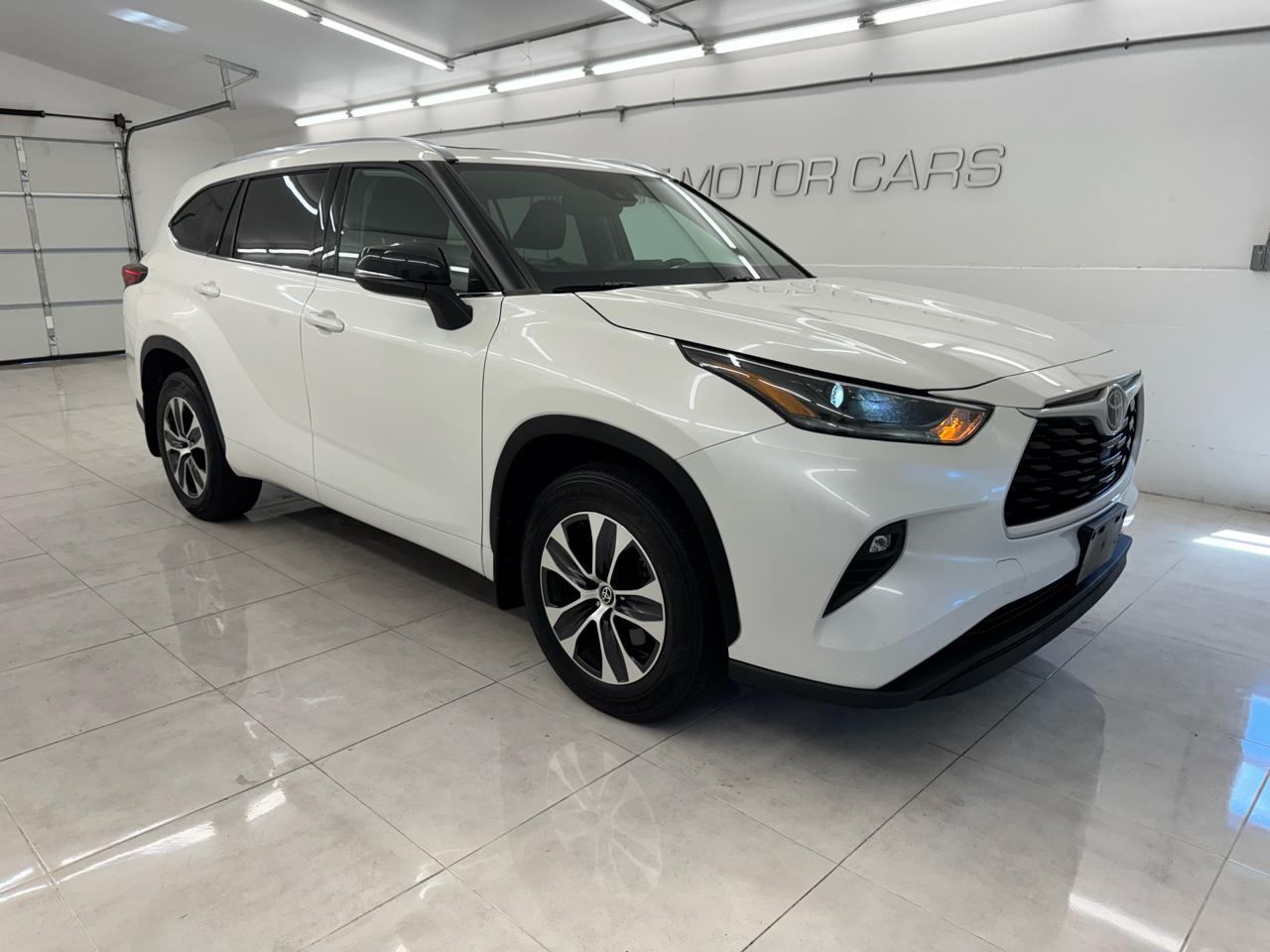 Toyota Highlander XLE AWD (Natl) 2021