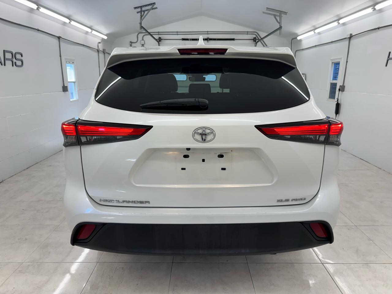 Toyota Highlander XLE AWD (Natl) 2021