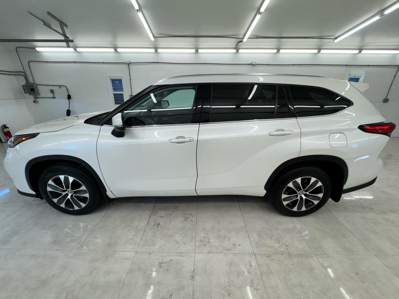 Toyota Highlander XLE AWD (Natl) 2021