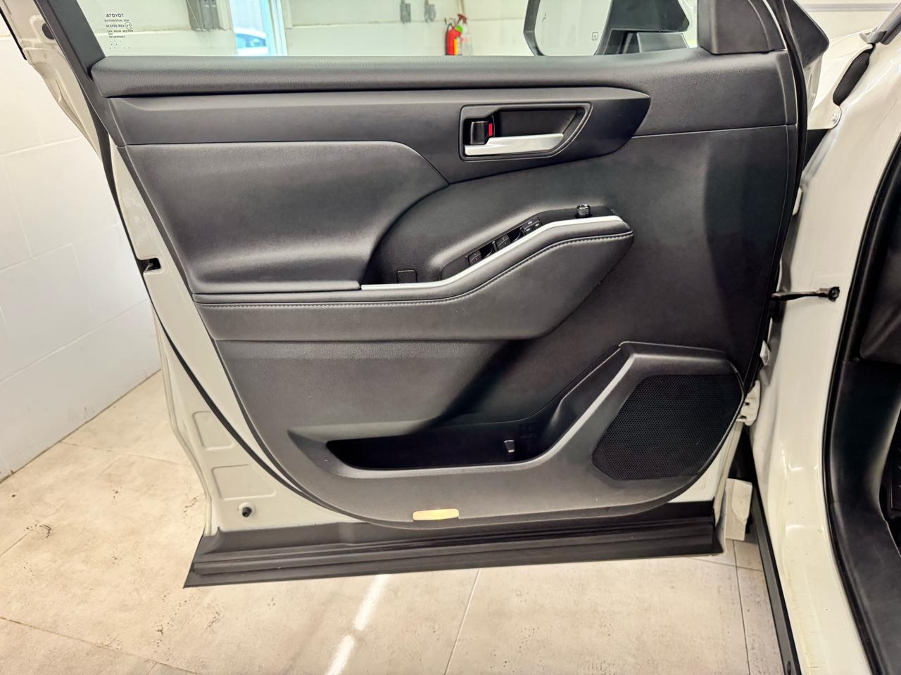 Toyota Highlander XLE AWD (Natl) 2021