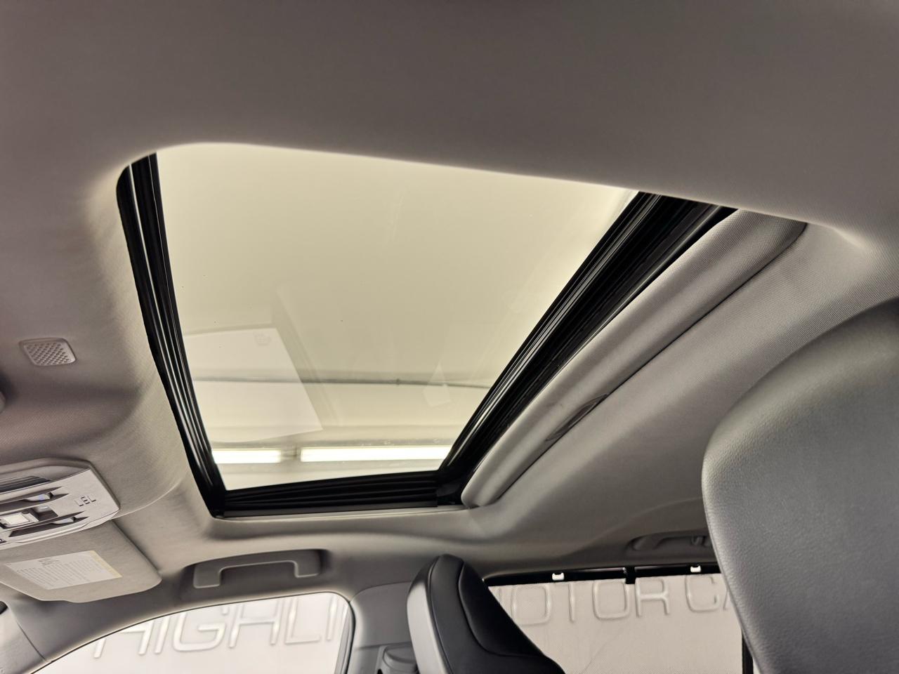 Toyota Highlander XLE AWD (Natl) 2021