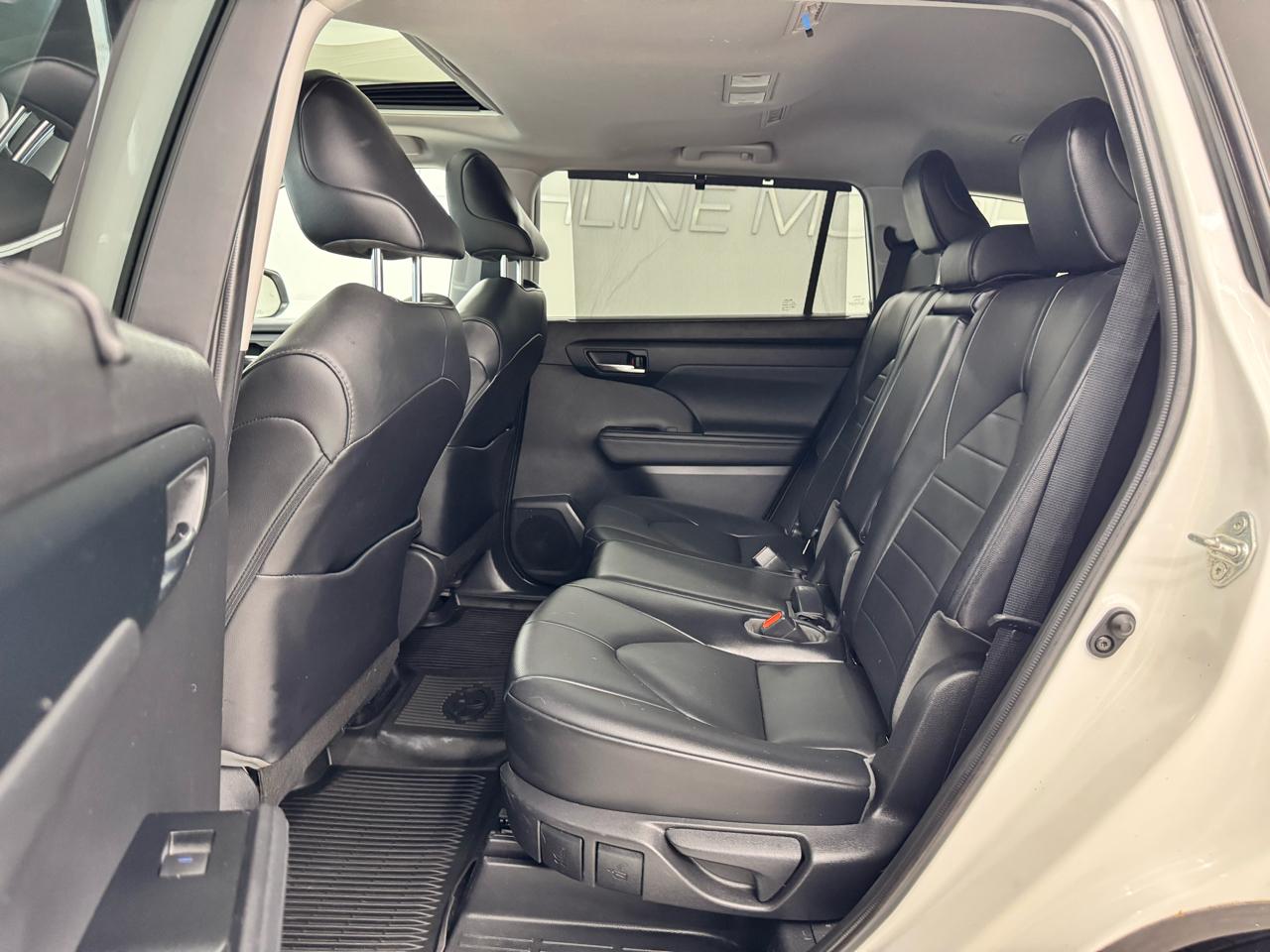 Toyota Highlander XLE AWD (Natl) 2021