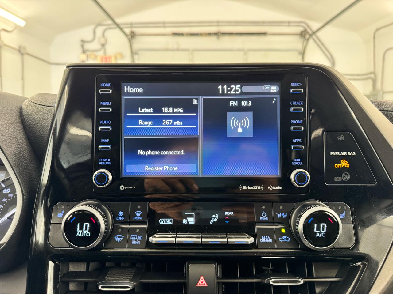 Toyota Highlander XLE AWD (Natl) 2021