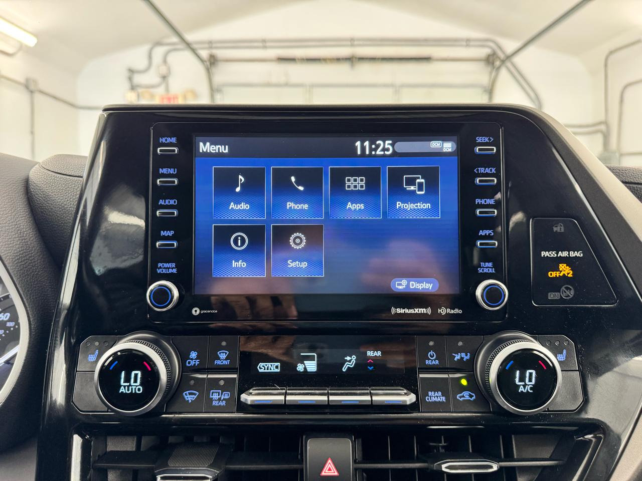 Toyota Highlander XLE AWD (Natl) 2021