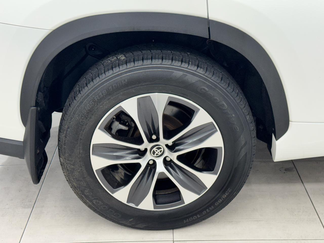 Toyota Highlander XLE AWD (Natl) 2021