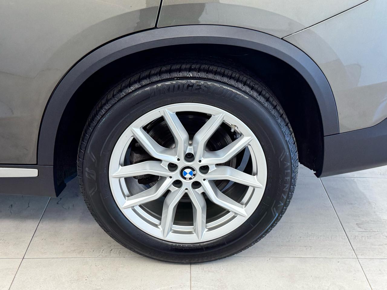 BMW X5 xDrive40i Sports Activity Vehicle 2022
